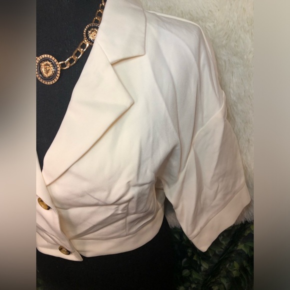 Elegant Cream Crop Top Blazer - Picture 4 of 11